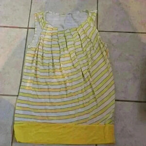 - 🌻NWOT NEW YORK & CO TOP